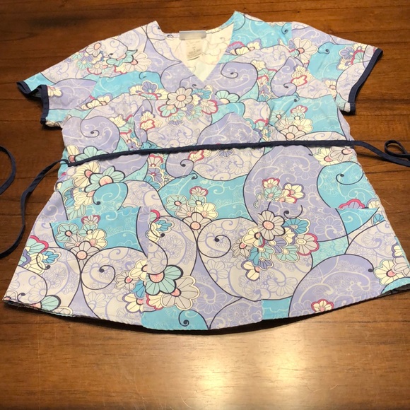 SB Scrubs Tops - 5/$15 SB Scrubs Scrub Top Small